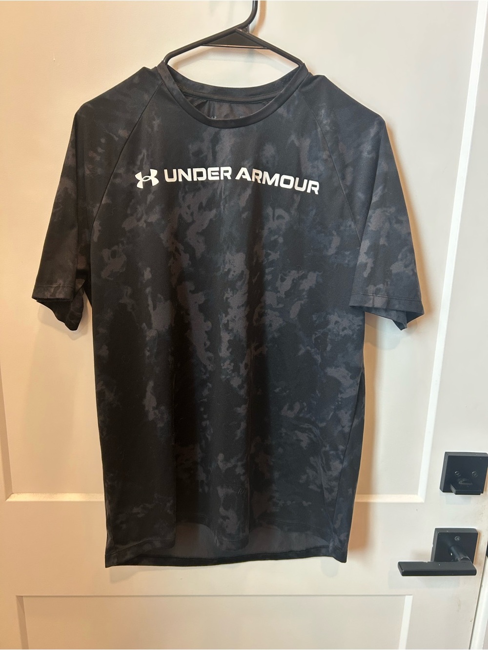 Under Armour Men’s Black Camouflage Short-Sleeve Athletic Tee